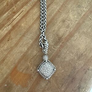 Elegant Silver Pendant Necklace